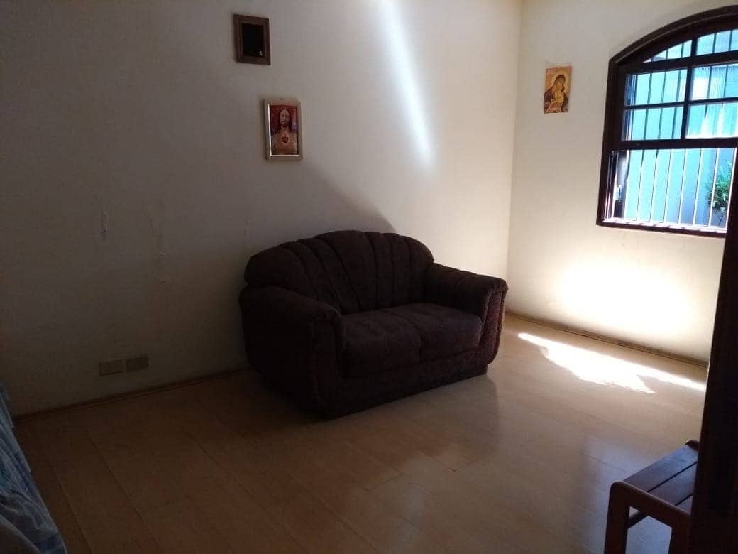 Casa à venda em Vila Guarani — foto 1